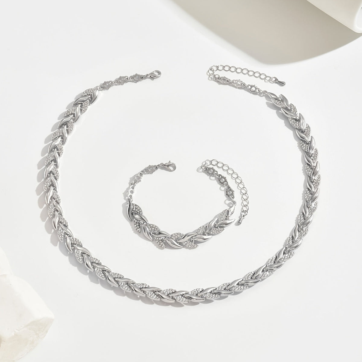 Conjunto de collar y pendientes · Cristal pez