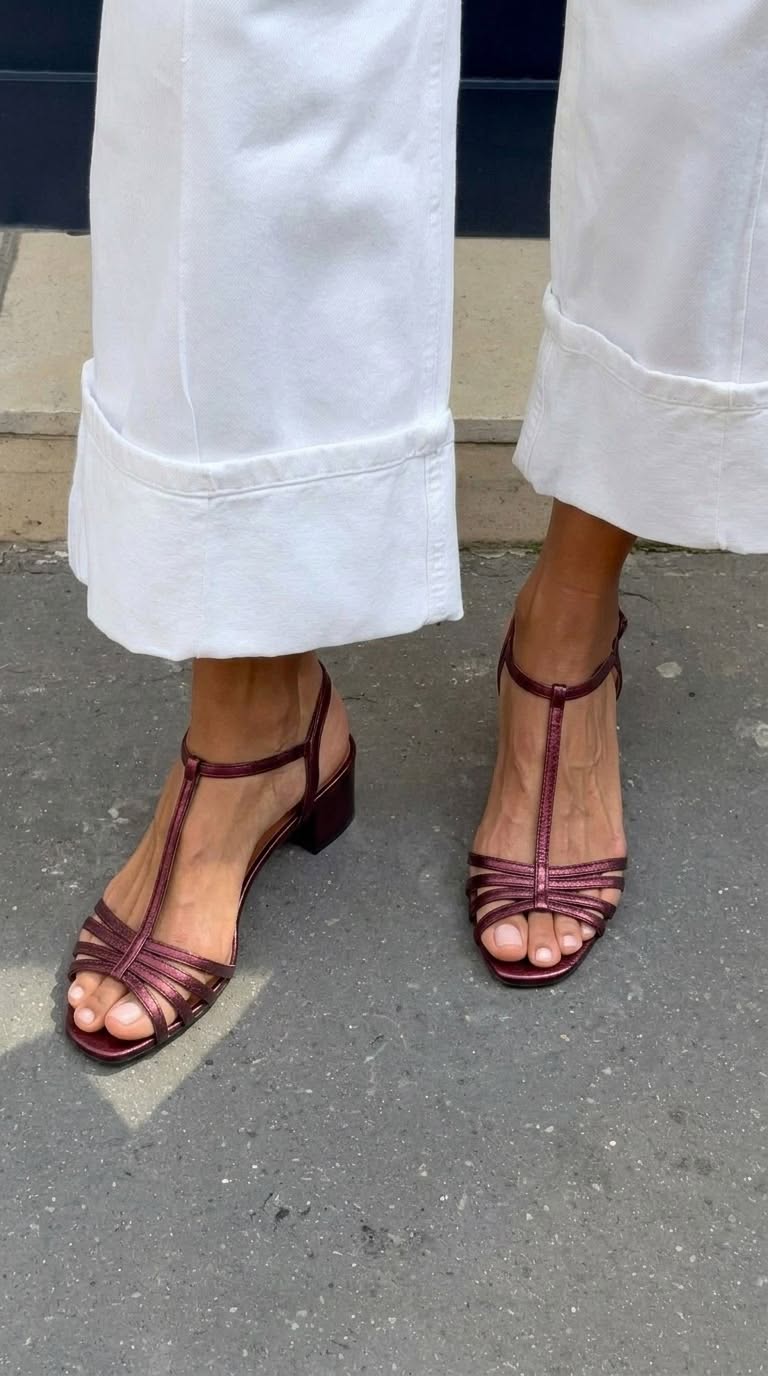 Allegra | Sandalias doradas de tacón bajo