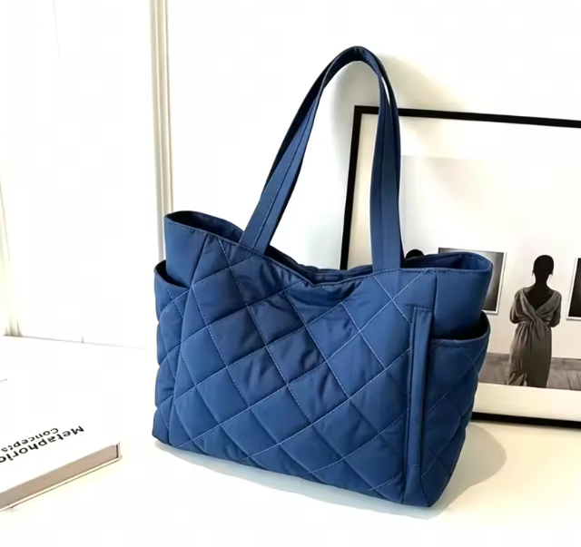 Thais | Bolso Tote Acolchado