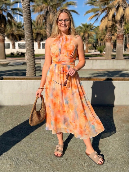 Aurora | Vestido con Cuello Halter y Estampado Acuarela
