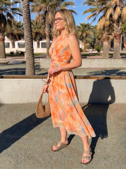 Aurora | Vestido con Cuello Halter y Estampado Acuarela