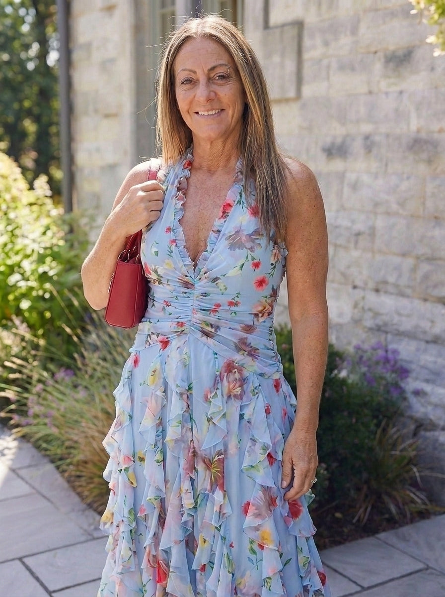 Belladina | Romántica Cascada de Rosas – Vestido Largo con Escote Halter