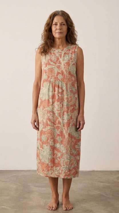 Vestido SARA largo sin mangas, estampado botánico terracota, vista frontal de cuerpo entero