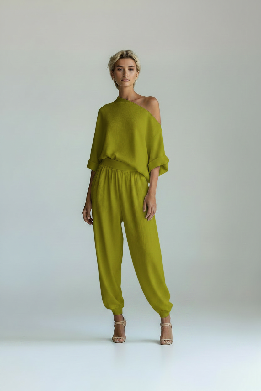 Modelo con prenda verde chartreuse