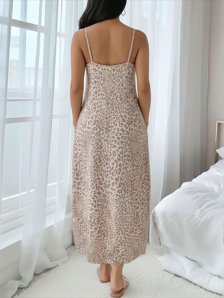 Vestido largo Naira en leopardo suave, espalda descubierta