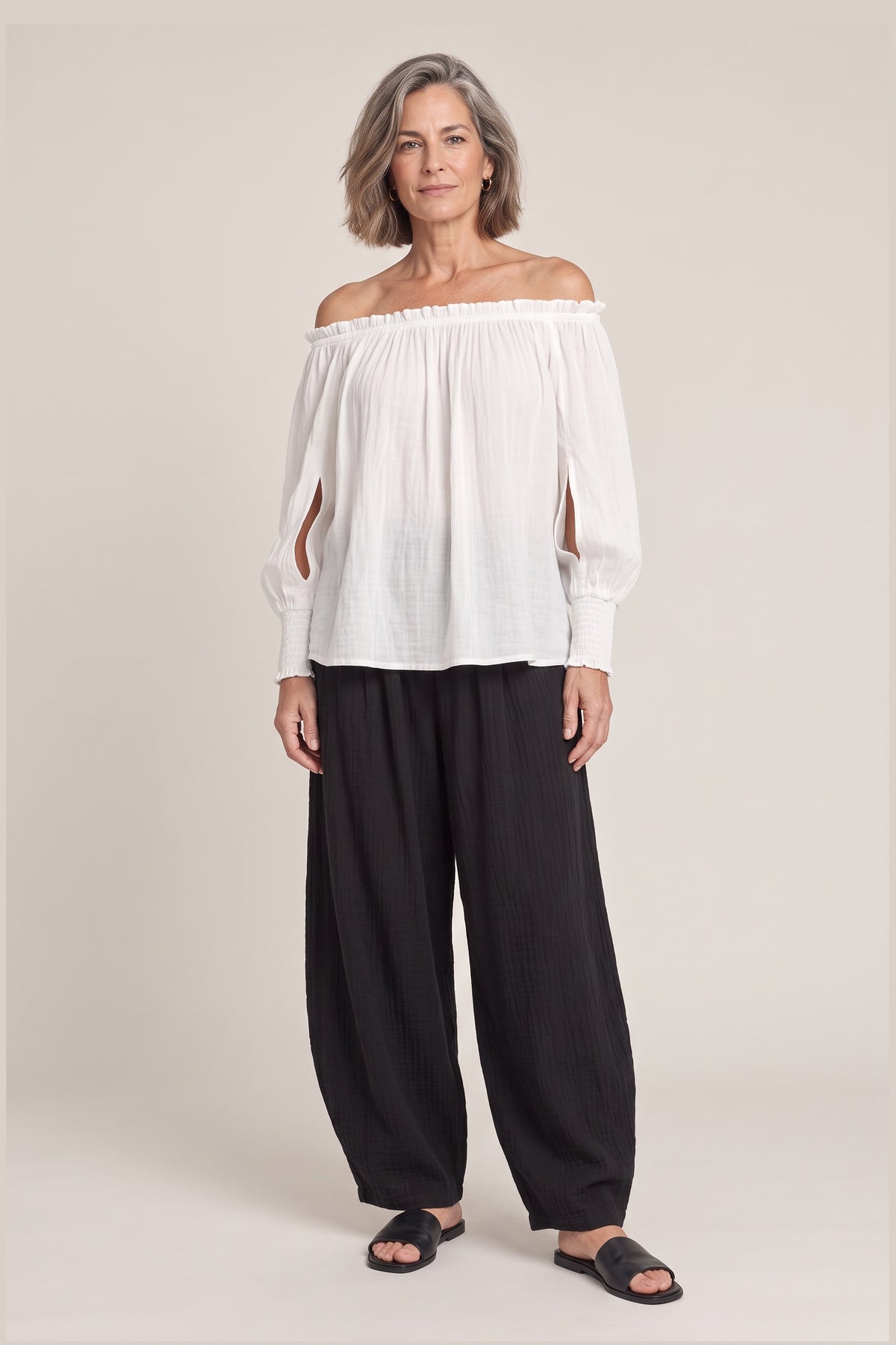 Isabella en blanco, foto de estudio, delante [yz4-isabella-conjunto-bohemio-fluido-farol-blanco-delante.jpg]