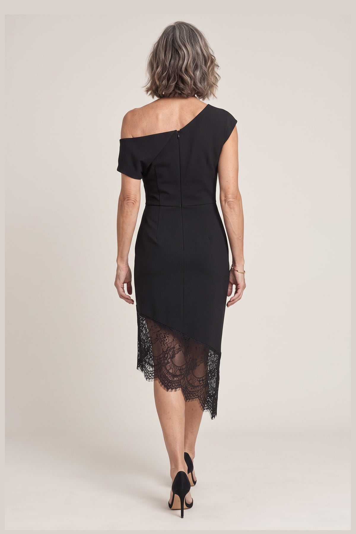 Vega, foto de estudio, detrás [yz4-vega-vestido-midi-negro-encaje-unico-detras.jpg]